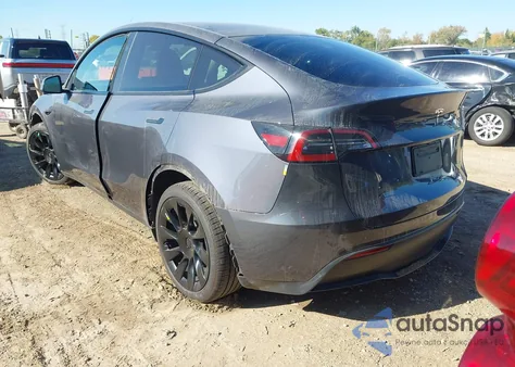 2023 Tesla Model Y Awd/Long Range Dual Motor All-Wheel Drive z USA, uszkodzony, nr VIN 7SAYGAEE3PF807541